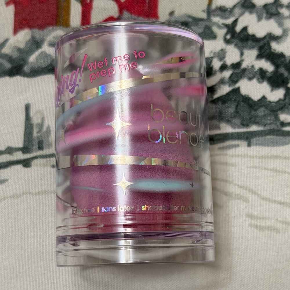 Beautyblender® Makeup Sponge- Shapeshifter Wave